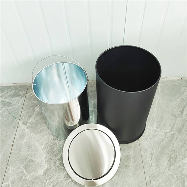 Kết cấu thùng rác khá là chắc chắn