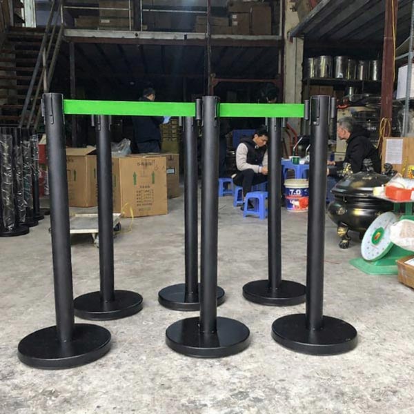 Paloca luôn sẵn số lượng lớn cột chắn dây căng xanh lá