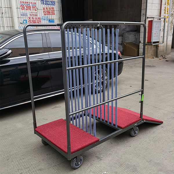 Paloca hỗ trợ lắp đặt xe đẩy mâm kính xoay cho nhà hàng