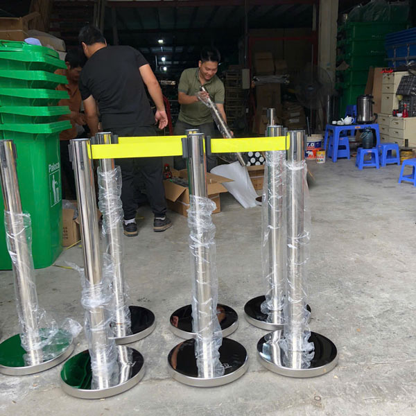 Cung cấp lẻ cột chắn cho khách với mức giá ưu đãi