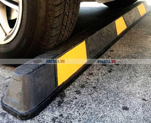 Chặn lùi xe cao su cố định là khả năng an toàn và tính ổn định lâu dài