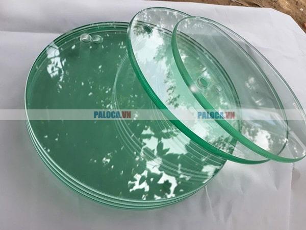 Chất liệu thủy tinh của gương cầu lồi giao thông đảm bảo tầm nhìn luôn rõ nét