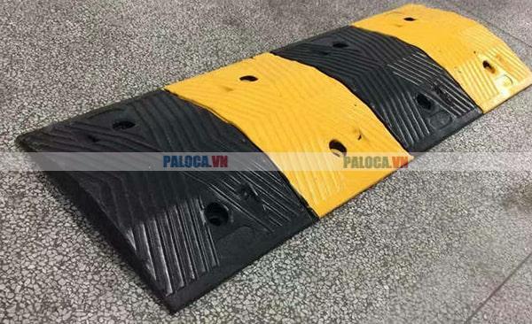 Chi phí lắp đặt, mua gờ giảm tốc bằng nhựa thấp