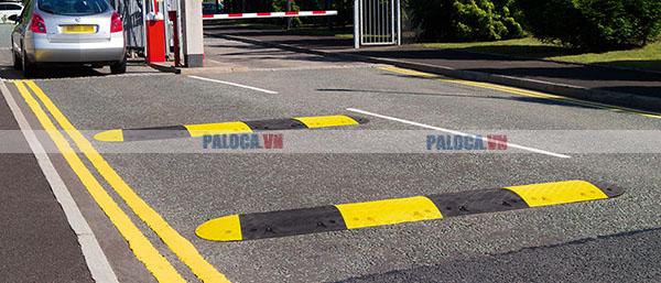 Có kinh nghiệm chọn gờ giảm tốc tiết kiệm được chi phí và thời gian lắp đặt hiệu quả