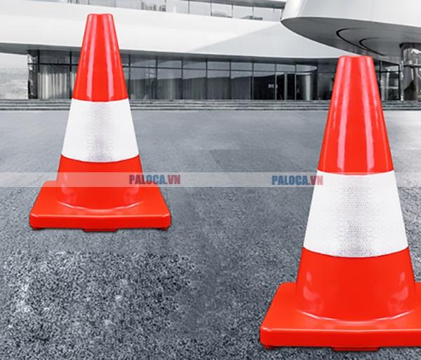 Cọc tiêu giao thông cao su chóp nón KHÔNG phản quang