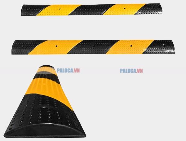 Đo đạc khoảng cách giữa các gờ giảm tốc xe máy