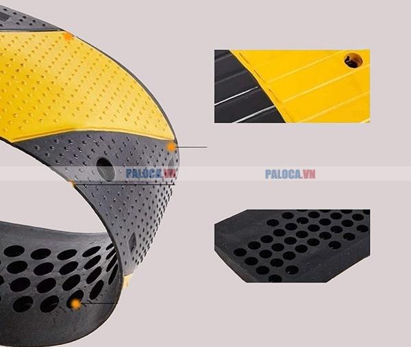 Gờ giảm tốc cao su giá rẻ phủ EPDM chỉ 210.000VNĐ