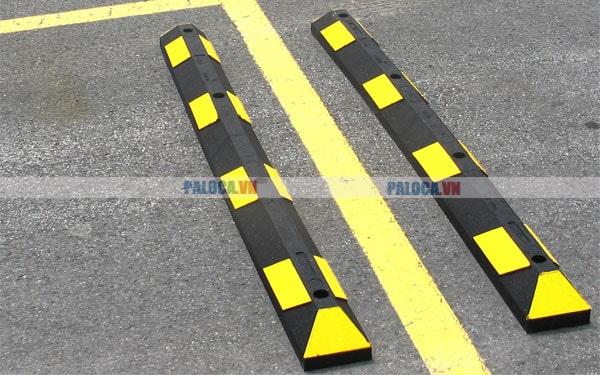 Gờ giảm tốc xe máy bằng kim loại sức chịu tải trọng cao