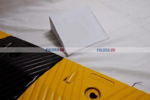 Gờ giảm tốc xe máy bằng nhựa cứng giá rẻ, thuân tiện lắp đặt