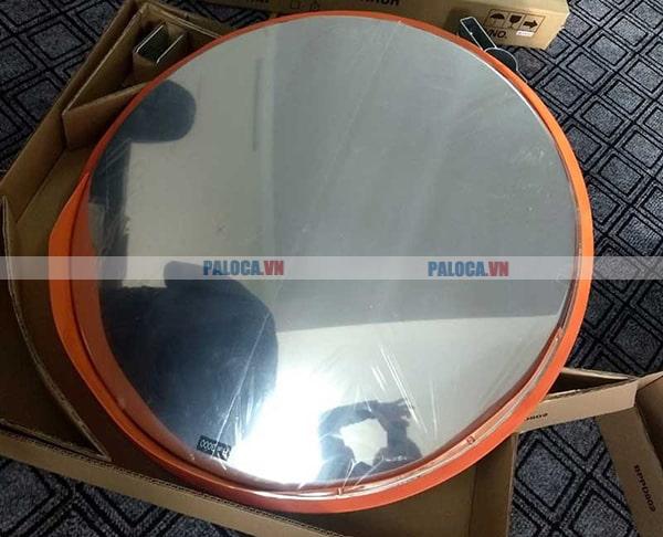 Mua gương cầu lồi trong bãi đỗ xe tăng khả năng an toàn giao thông