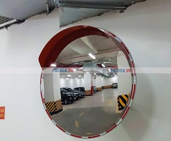 Mua gương cầu lồi trong bãi đỗ xe tăng khả năng quản lý hiệu quả