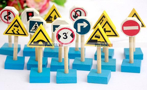 Vị trí đặt biển báo cần thoáng đãng để quan sát rõ nét