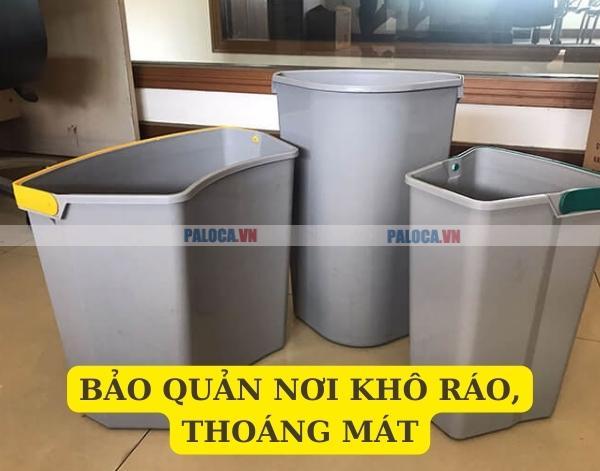 Cất giữ thùng rác tại nơi khô ráo, thoáng mát, tránh ánh sáng và nhiệt độ cao