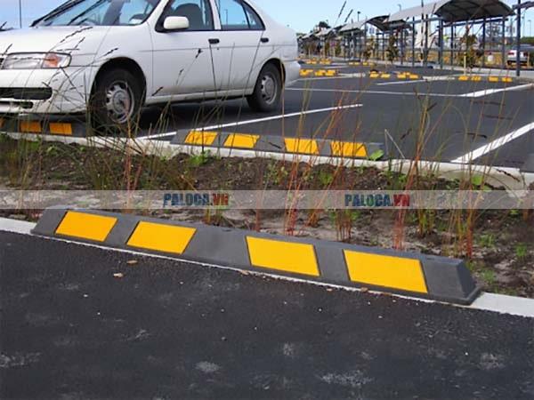 Chặn lùi xe cao su phổ biến trên mọi khu vực nông thôn đến thành thị