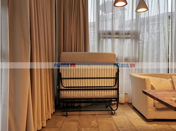 Extra bed gấp gọn nên vận chuyển vào phòng rất dễ