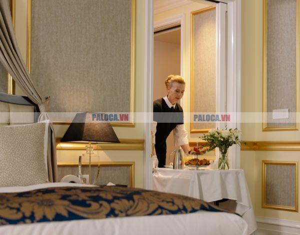 Bộ phận phục vụ dịch vụ Room Service là F&B