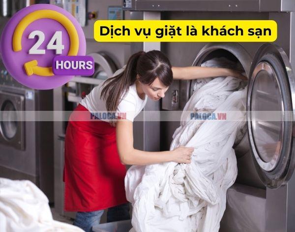 Các khách sạn thường cung cấp dịch vụ giặt ủi trong 24 tiếng