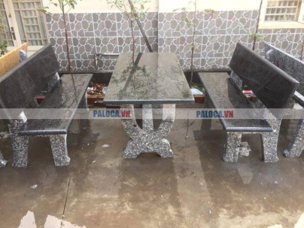 Bàn ghế đá granite khá đắt