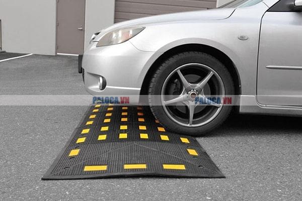 Gờ giảm tốc ô tô chất lượng đảm bảo chất liệu, thiết kế và hiệu quả khi sử dụng