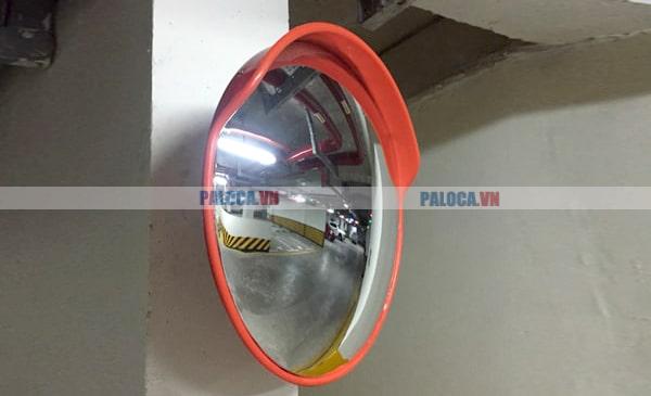 Khả năng chống tia UV tốt giúp gương giữ được màu sắc bền bỉ