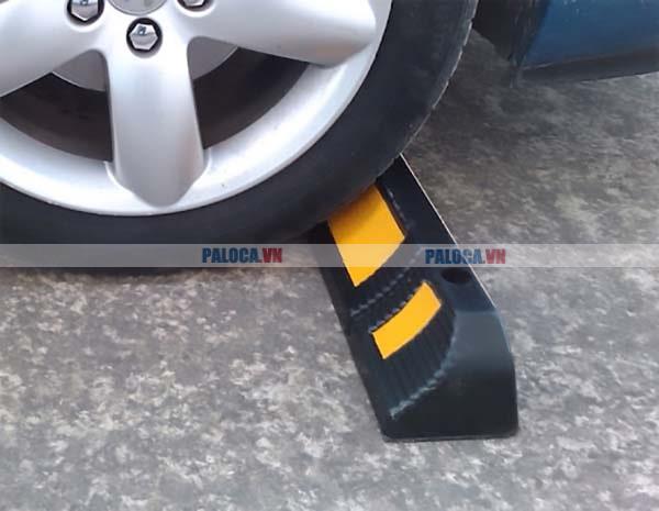 Lịch sử phát triển lâu dài biến chặn lùi xe cao su càng ngày càng cải tiến 