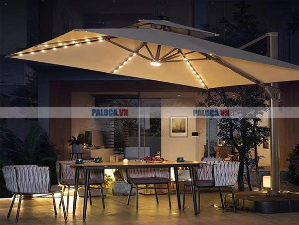 Dù gắn đèn LED hiệu quả rõ rệt khi trời tối