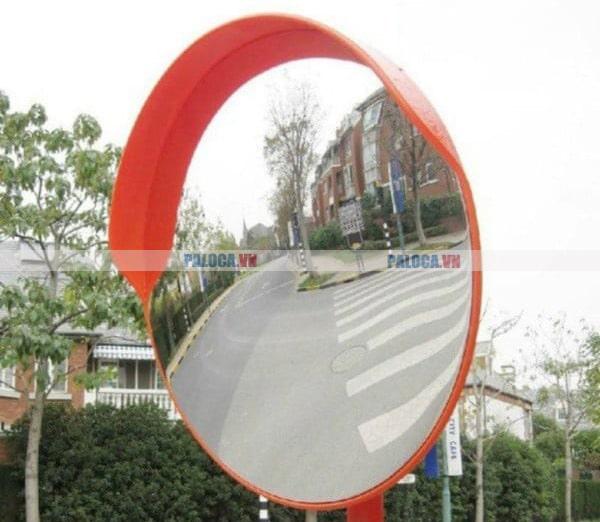 Gương cầu lồi trên đoạn đường nguy hiểm