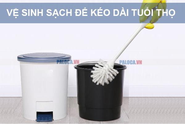 Vệ sinh thường xuyên giúp duy trì trạng thái hoạt động tốt nhất cho thùng rác