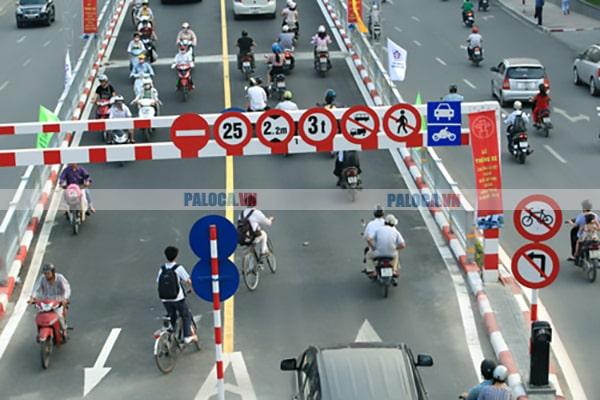 Việc tuân thủ đúng biển báo giao thông là điều quan trọng